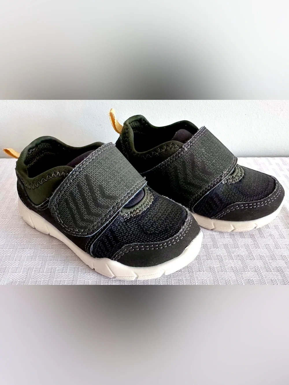 Carter’s Toddler Boys Sneakers Size 6 Gray Olive Green Hook & Loop Shoes